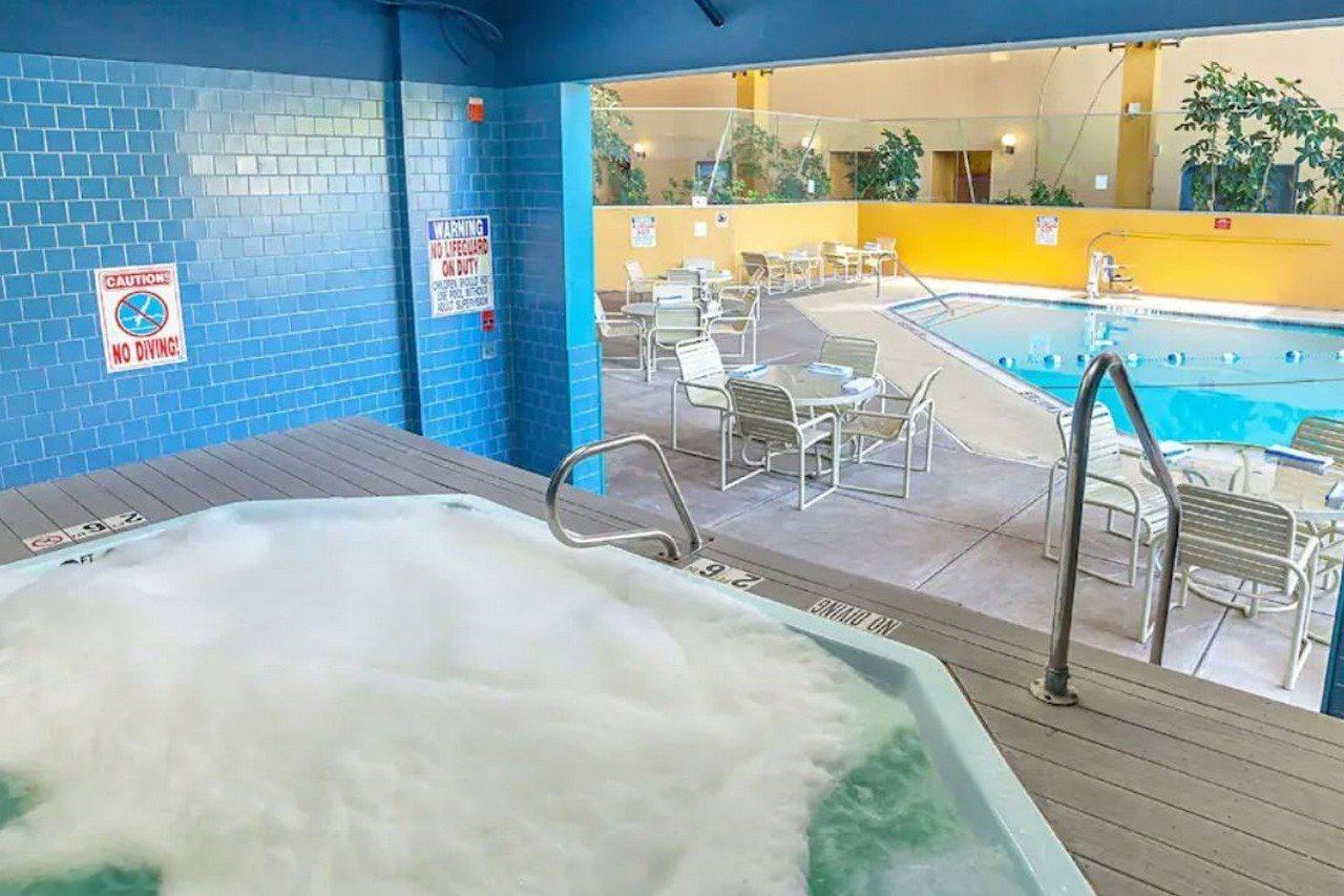 Hotel Magnuson Grand Desoto Esterno foto