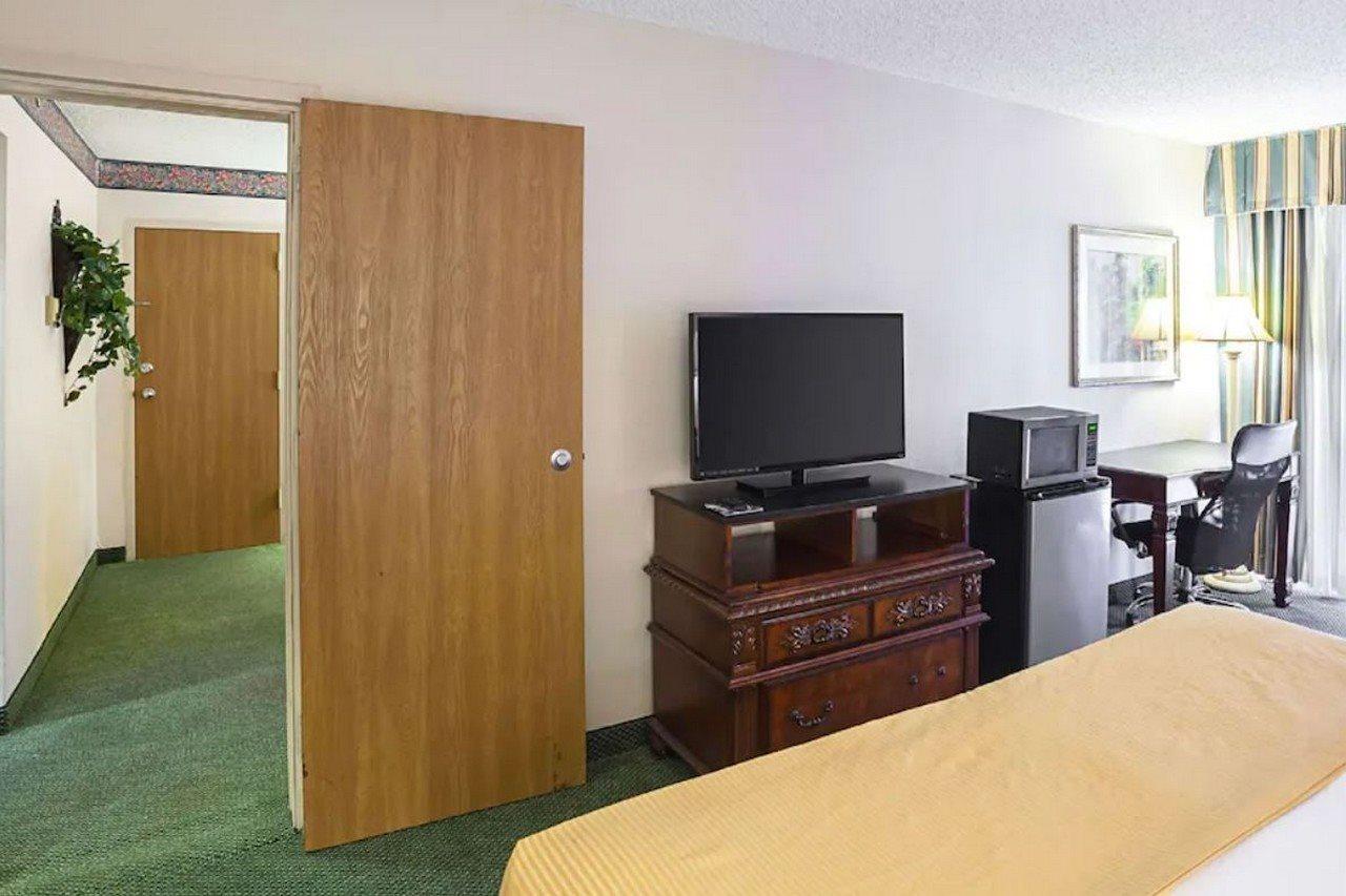 Hotel Magnuson Grand Desoto Esterno foto