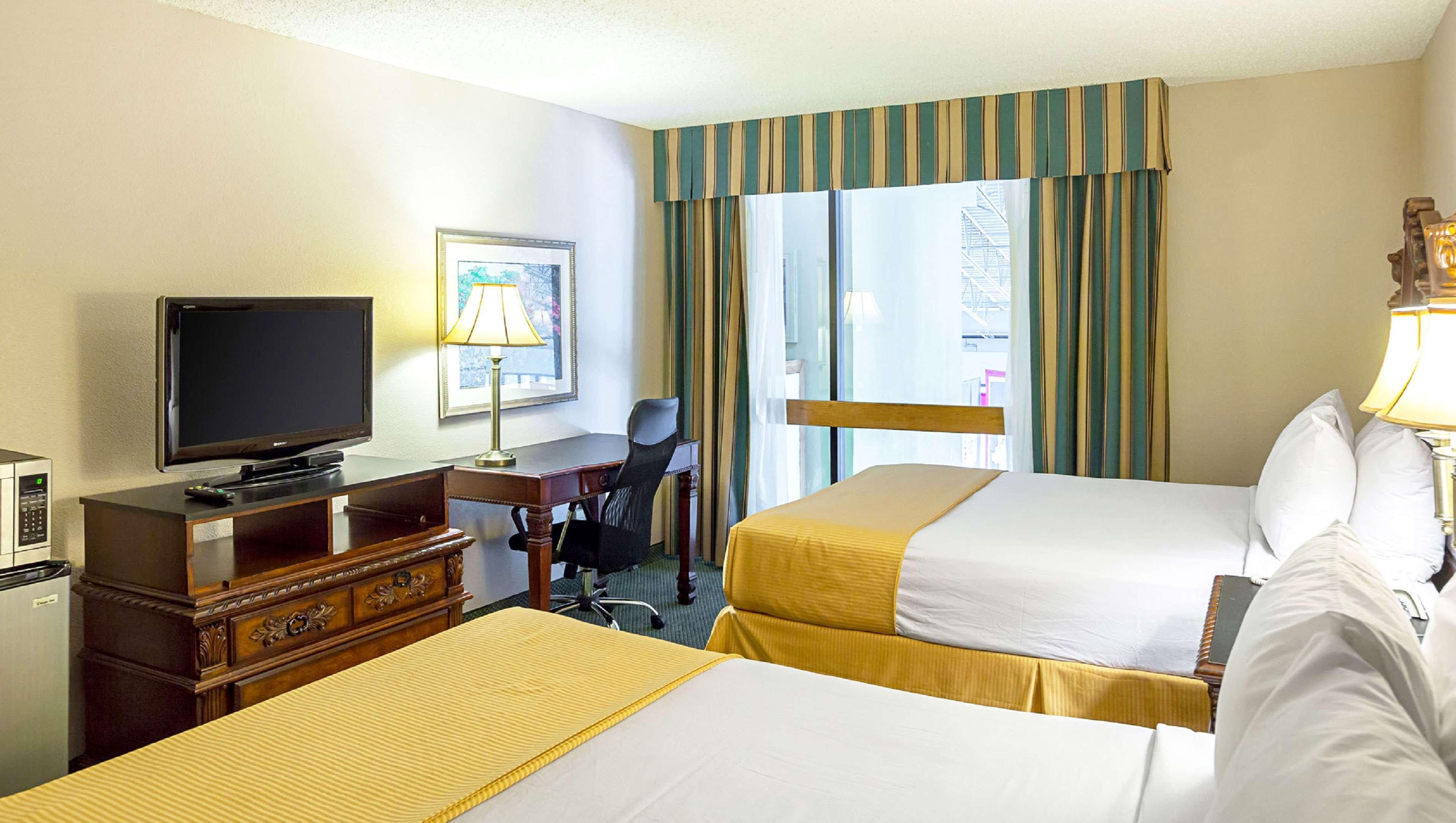 Hotel Magnuson Grand Desoto Esterno foto