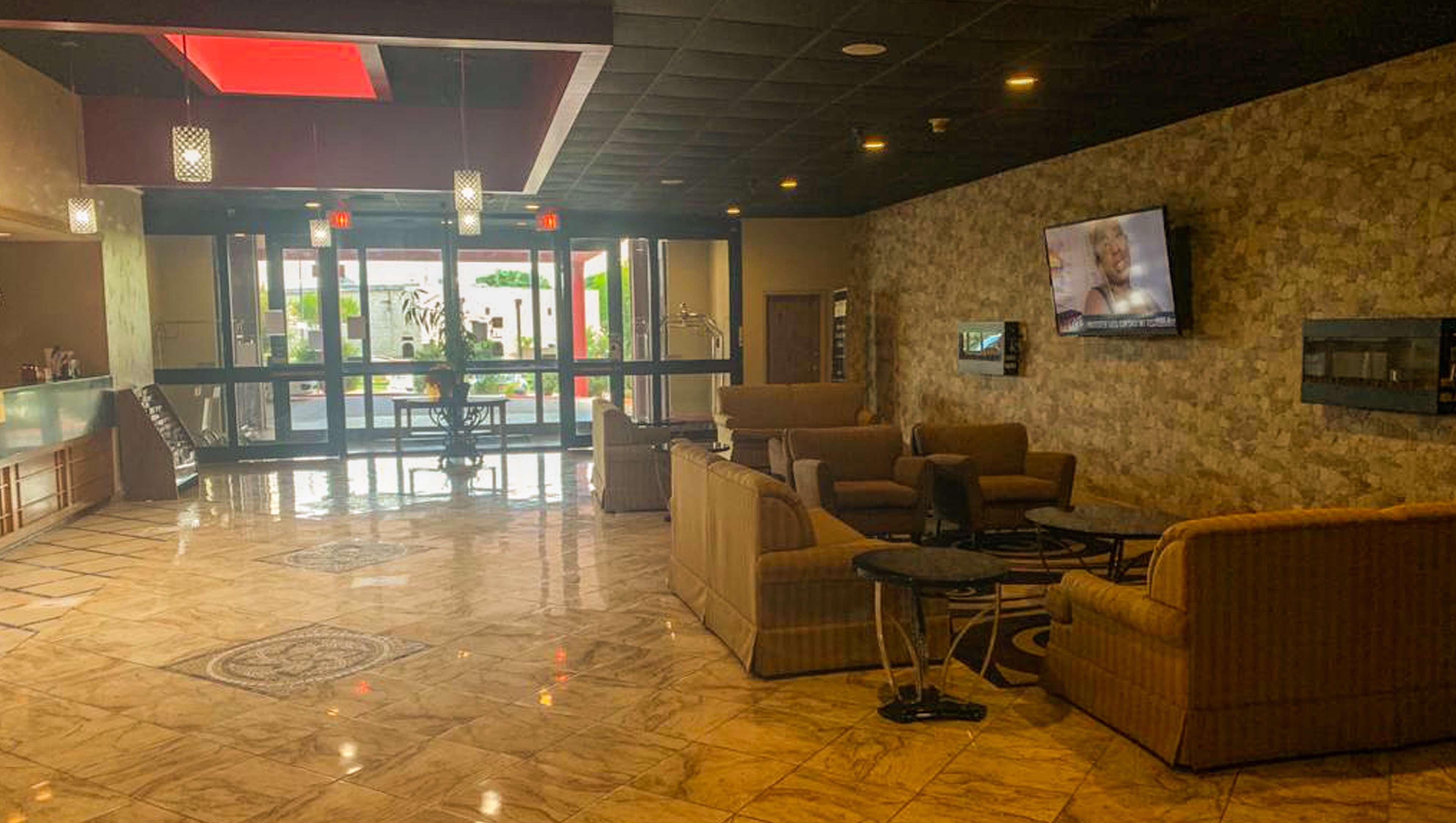 Hotel Magnuson Grand Desoto Esterno foto