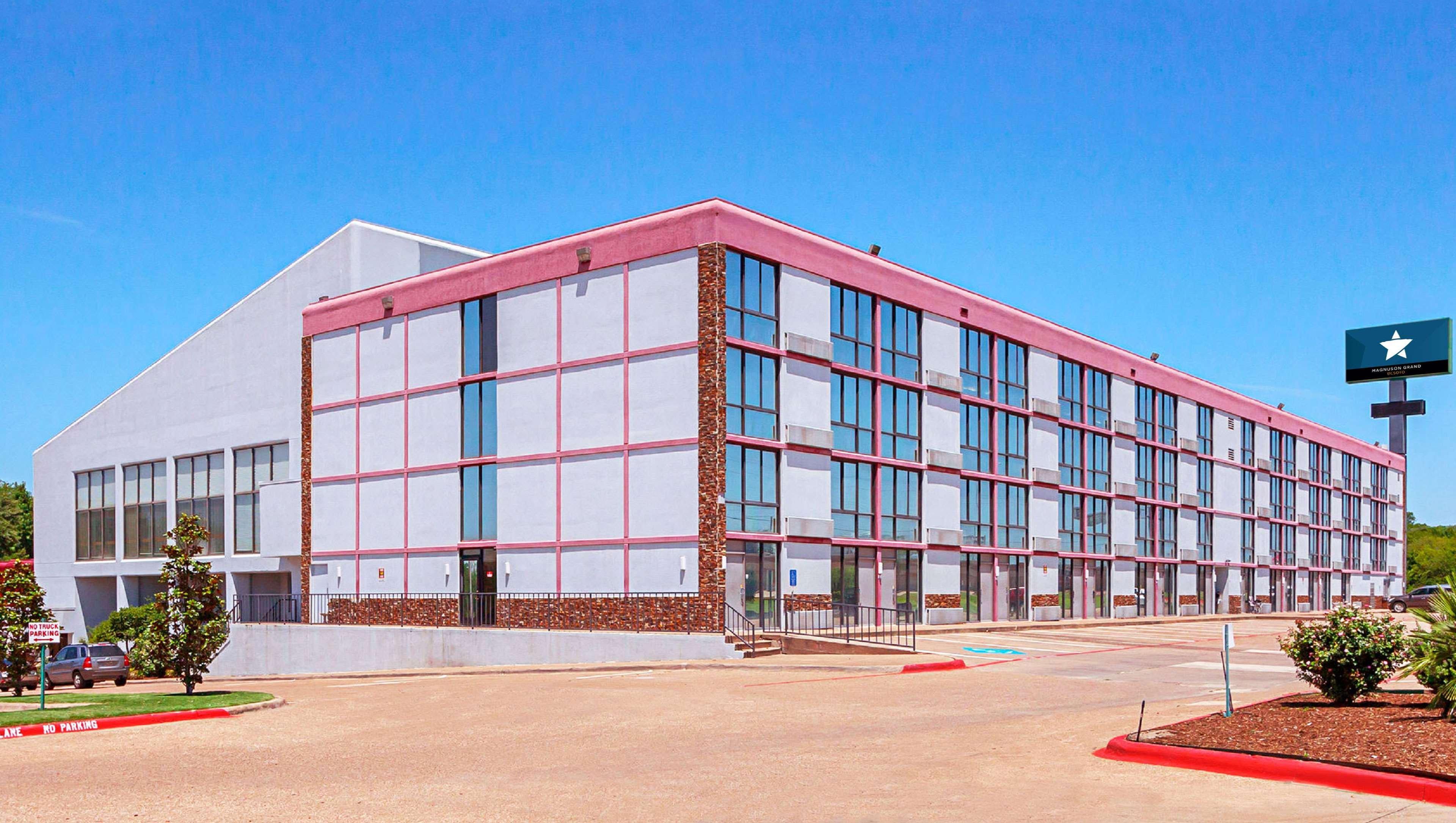 Hotel Magnuson Grand Desoto Esterno foto