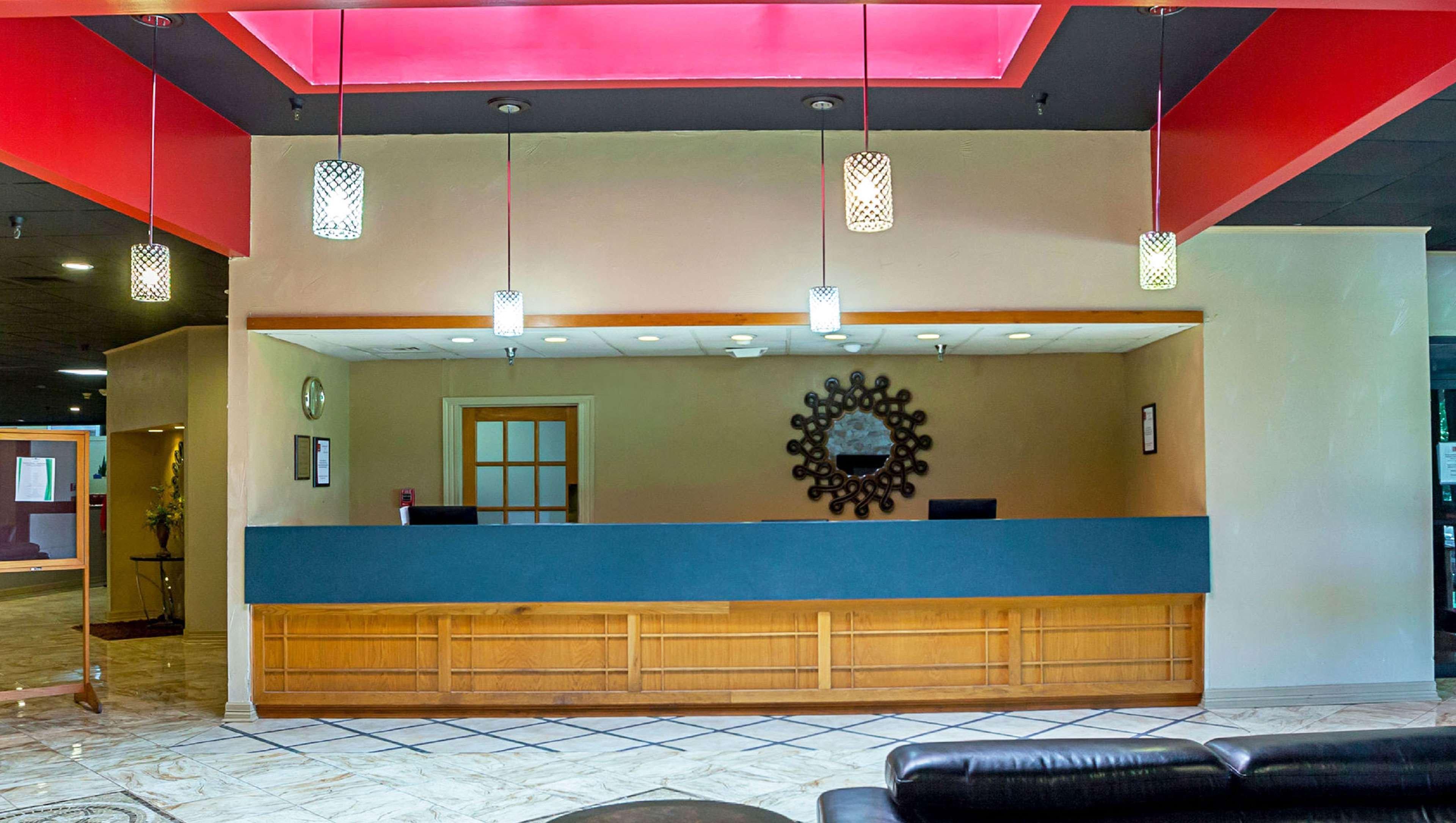 Hotel Magnuson Grand Desoto Esterno foto