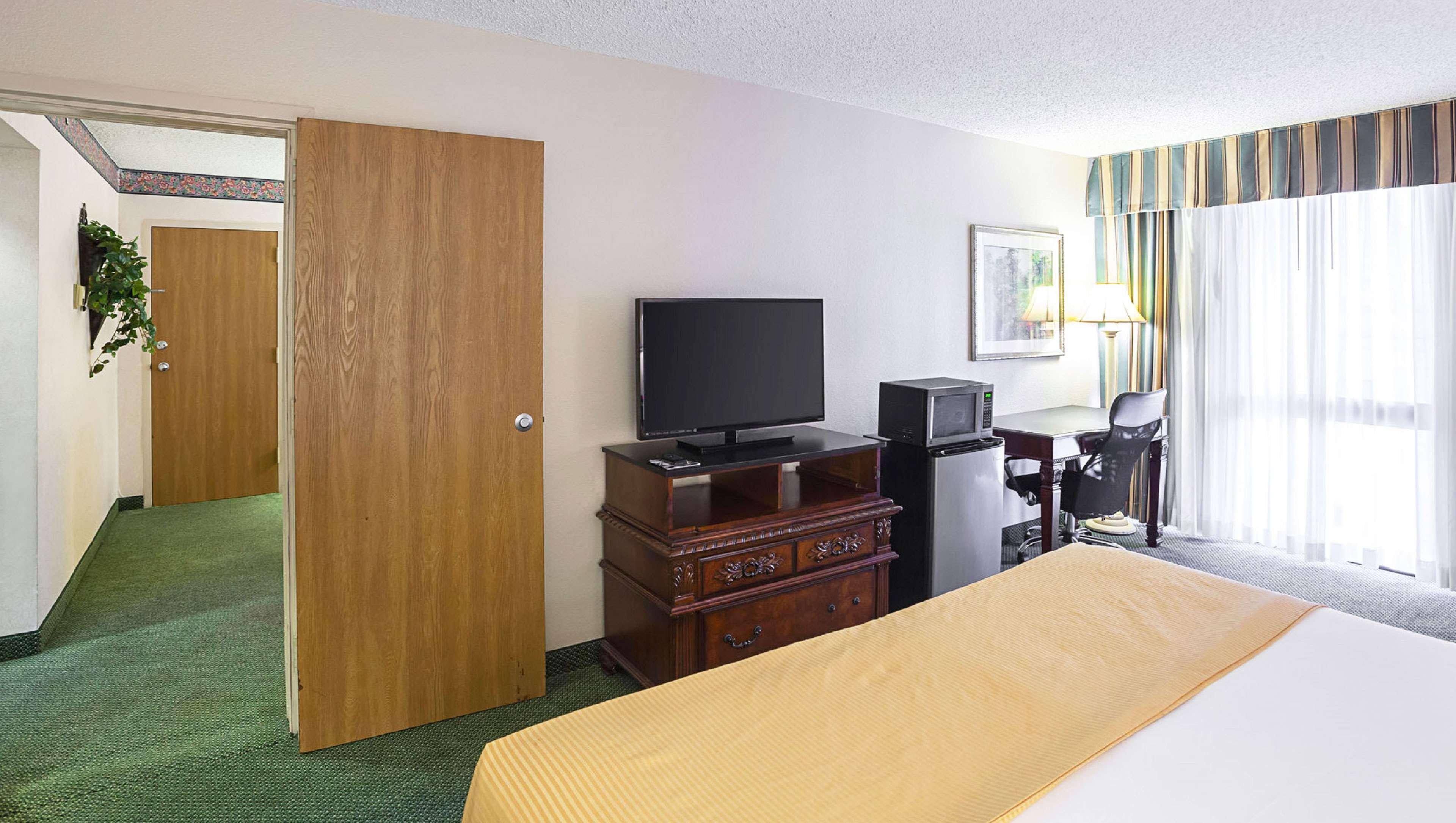 Hotel Magnuson Grand Desoto Esterno foto