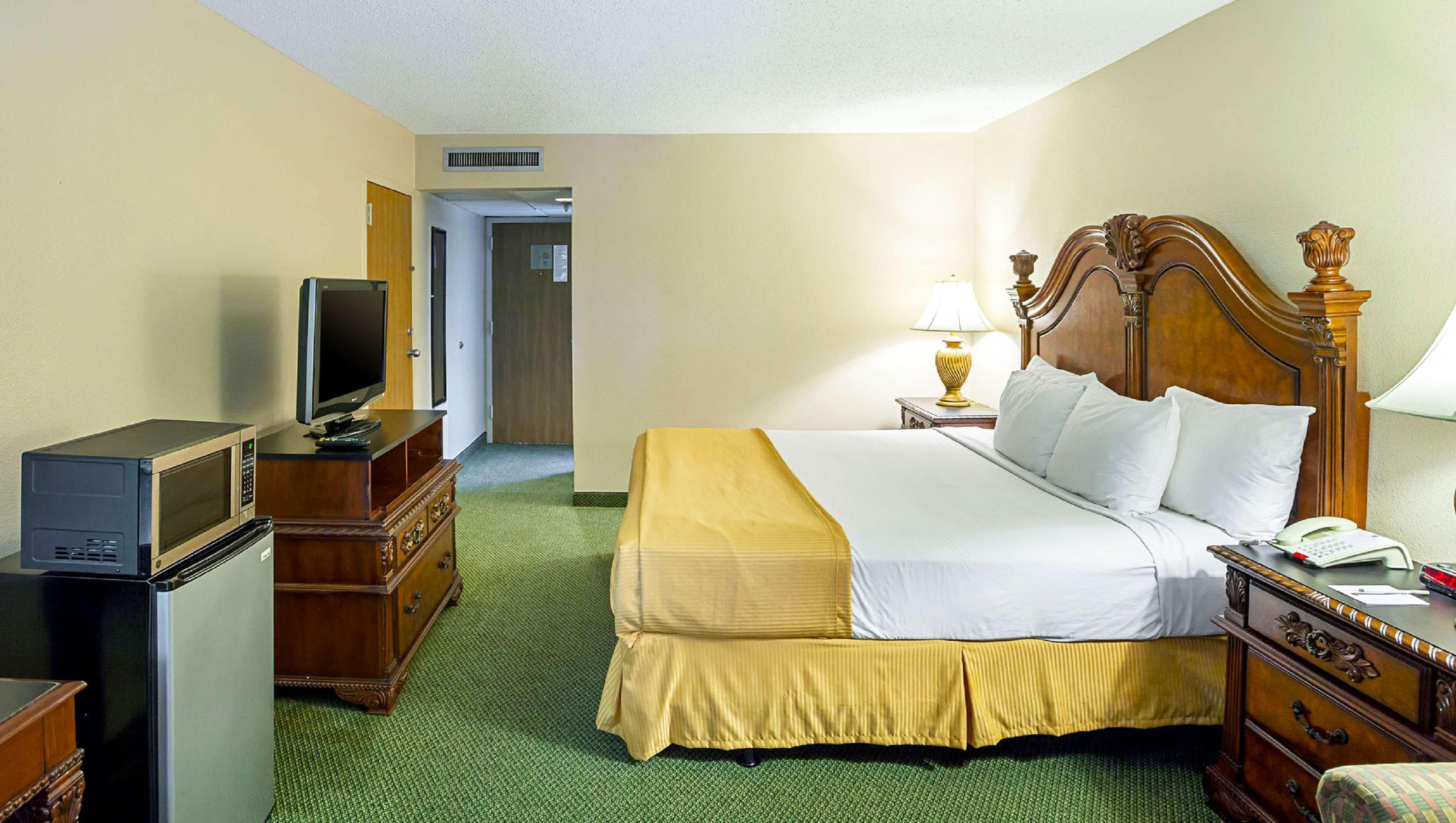 Hotel Magnuson Grand Desoto Esterno foto
