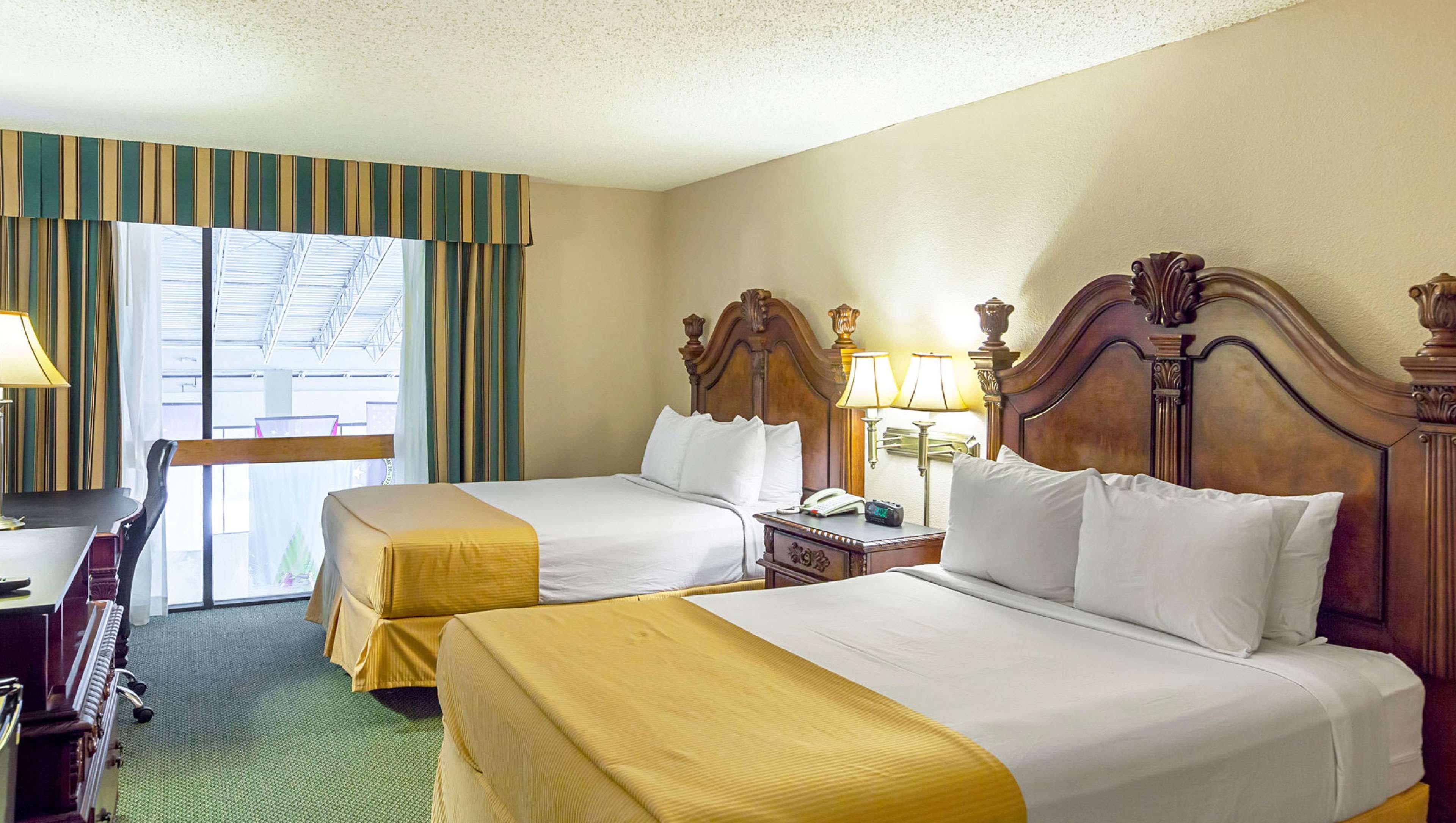 Hotel Magnuson Grand Desoto Esterno foto