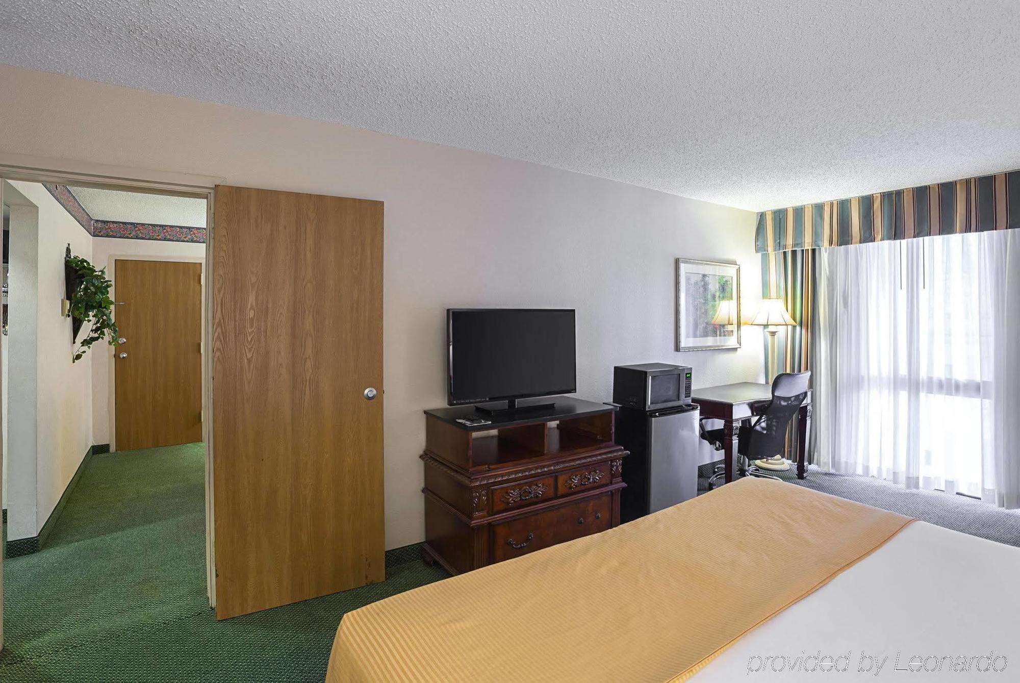 Hotel Magnuson Grand Desoto Esterno foto